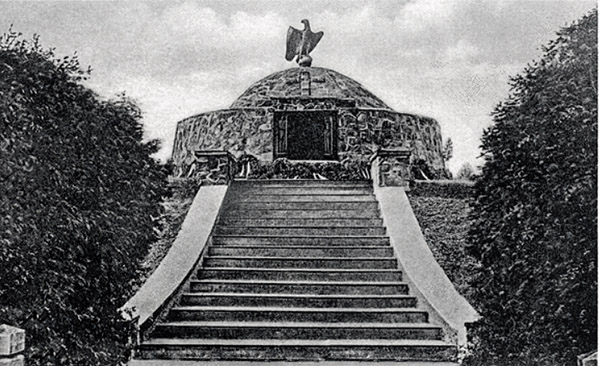 Ehrenmal in Schallen near Allenburg