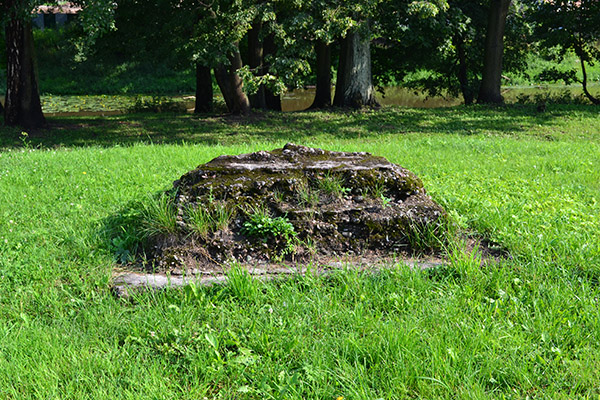 Gusev remains of Denkmal