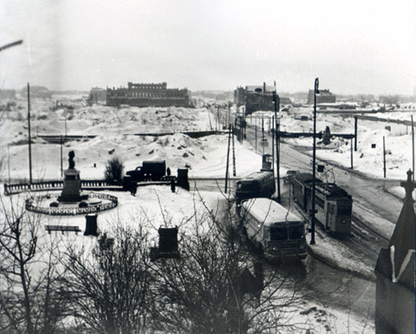 Kaiser Wilhelm Square with the Palace and the Bridge