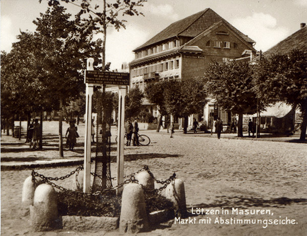 lotzen-markt-mit-abstimmungseiche-1920-1925