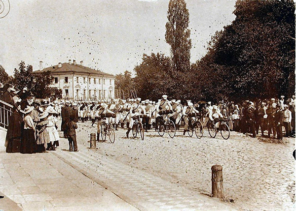 Poltava 1900 Russian cadets scooter troops